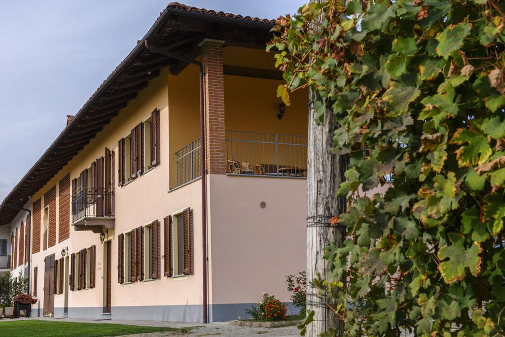 Cascina La Corte Acomodação com café da manhã Neive Exterior foto