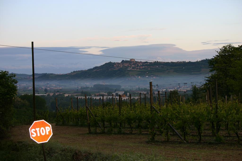 Cascina La Corte Acomodação com café da manhã Neive Exterior foto